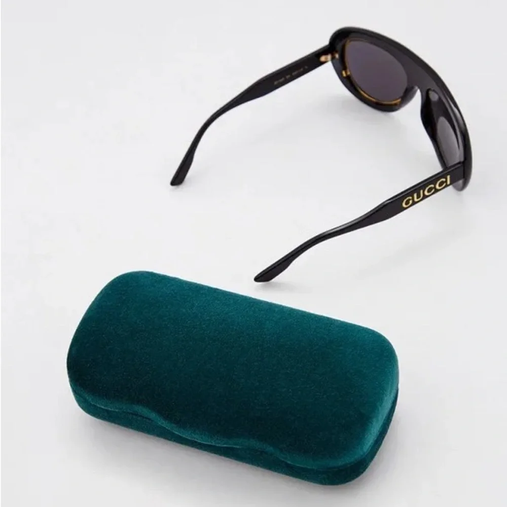 New Authentic GUCCI GG1152S 001 Sunglasses are the perfect choice for Man.